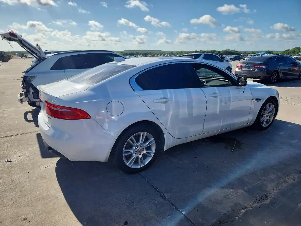 2018 JAGUAR XE PREMIUM  