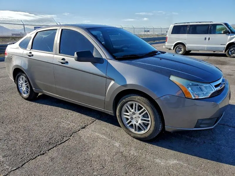 2010 FORD FOCUS SE  