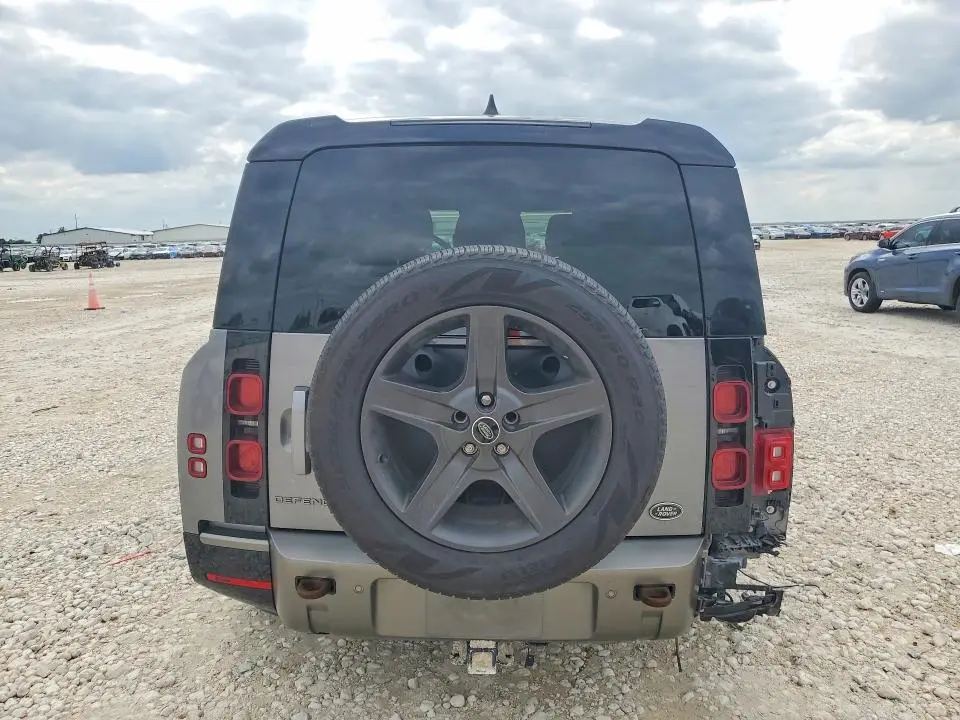 2023 LAND ROVER DEFENDER 130 X-DYNAMIC SE  