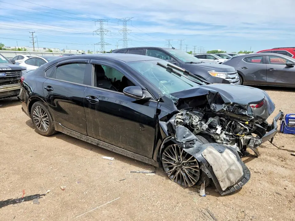 2024 KIA FORTE GT LINE  