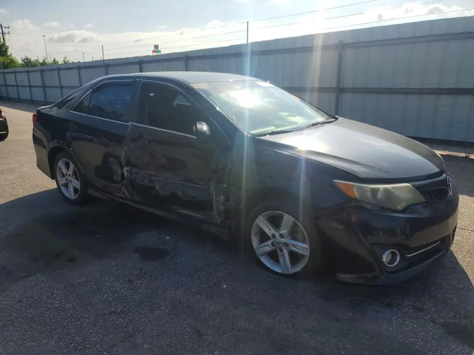 2014 TOYOTA CAMRY SE  