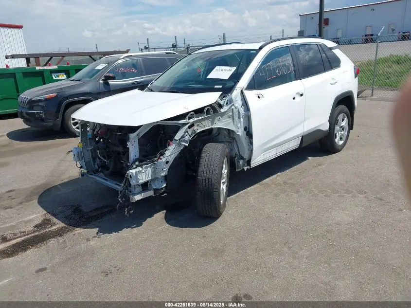 2021 TOYOTA RAV4 XLE