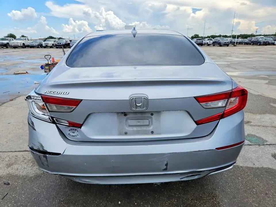 2018 HONDA ACCORD LX  
