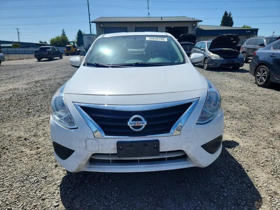 2019 NISSAN VERSA SV  