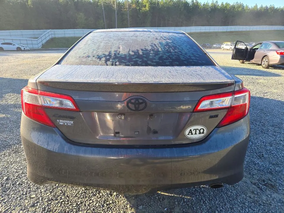 2013 TOYOTA CAMRY SE  