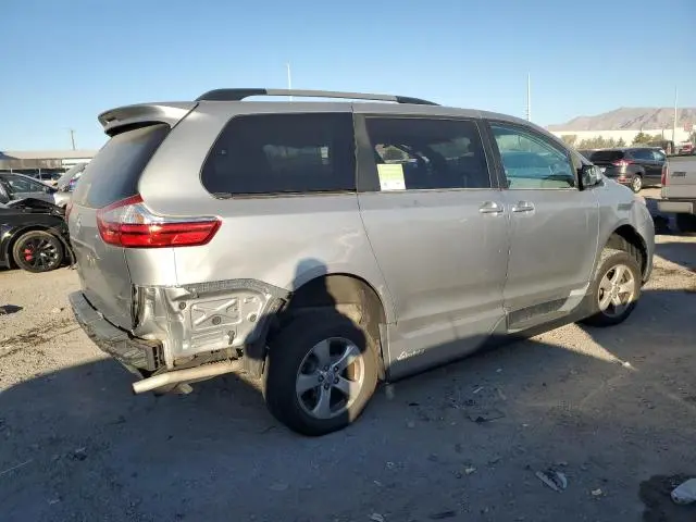 2017 TOYOTA SIENNA LE  