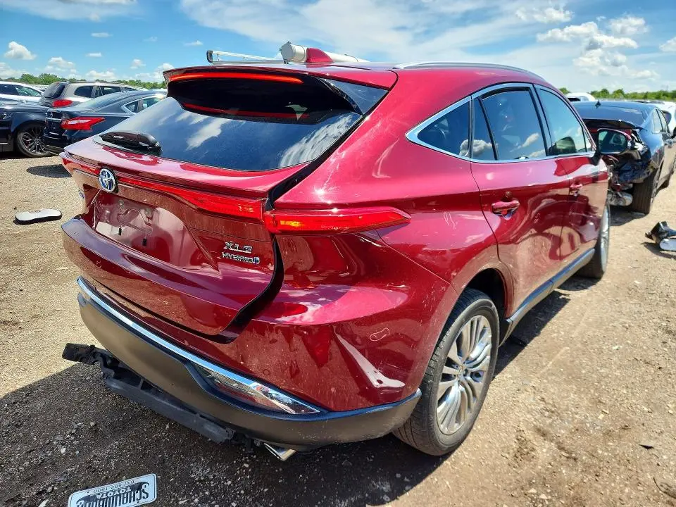 2021 TOYOTA VENZA XLE  