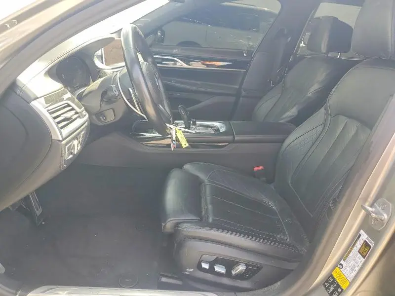 2020 BMW 750 XI  