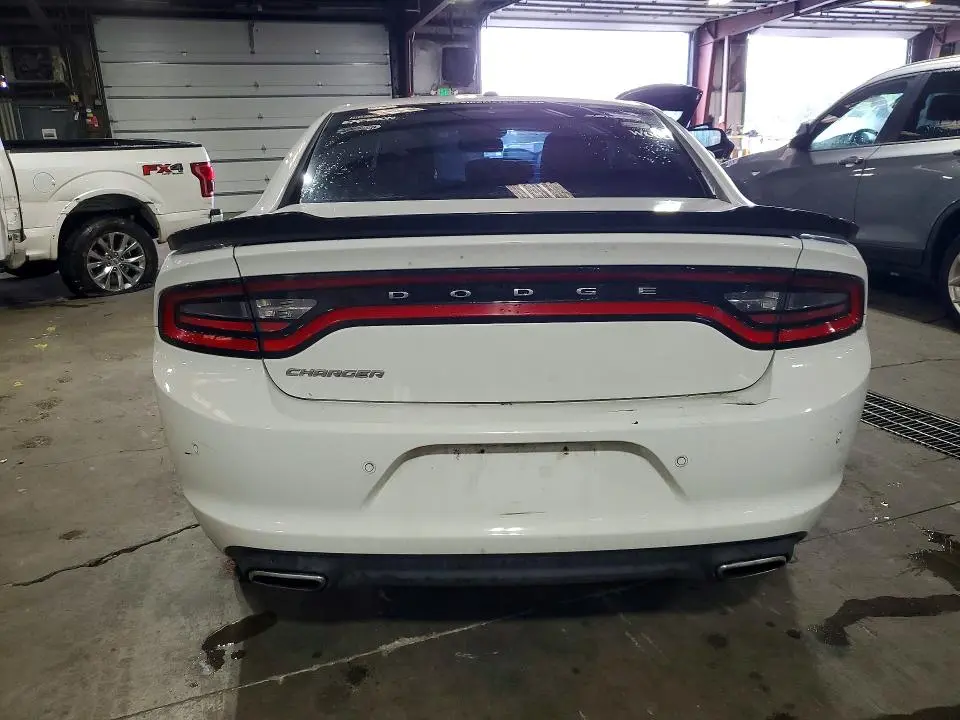2016 DODGE CHARGER SE  