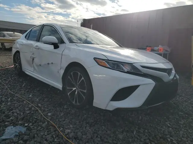 2018 TOYOTA CAMRY SE  