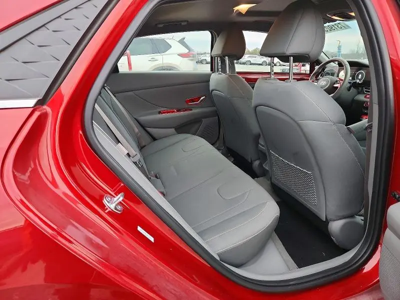 2025 HYUNDAI ELANTRA SEL  