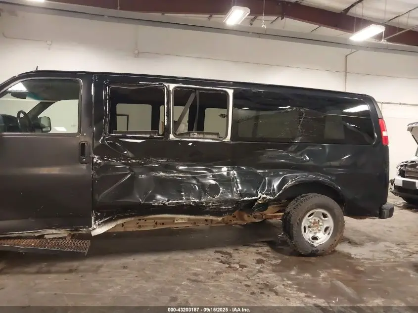 2013 GMC SAVANA 3500 LS