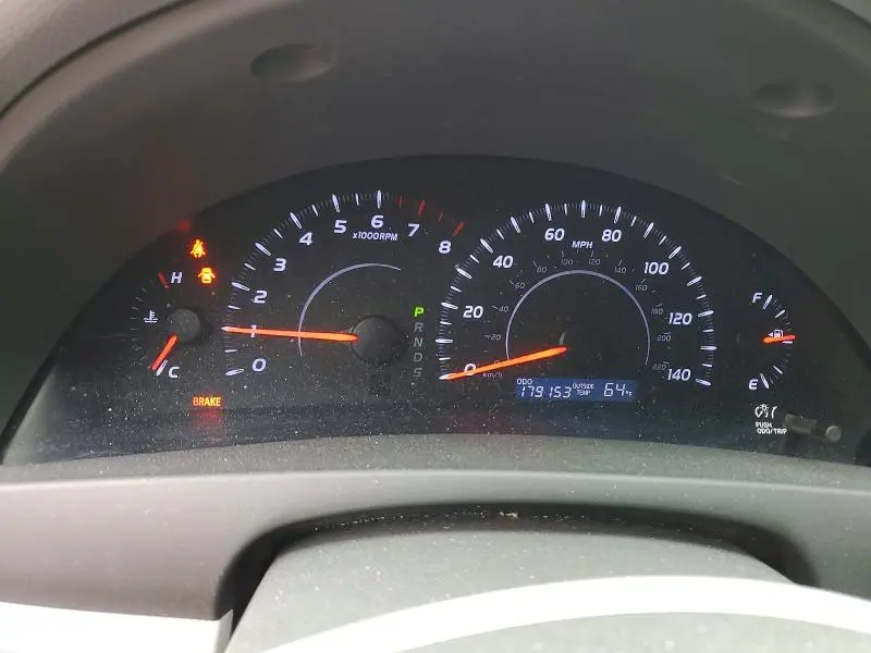 2010 TOYOTA CAMRY LE  