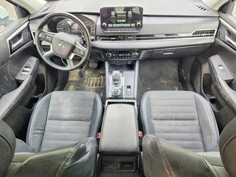 2022 MITSUBISHI OUTLANDER SE  