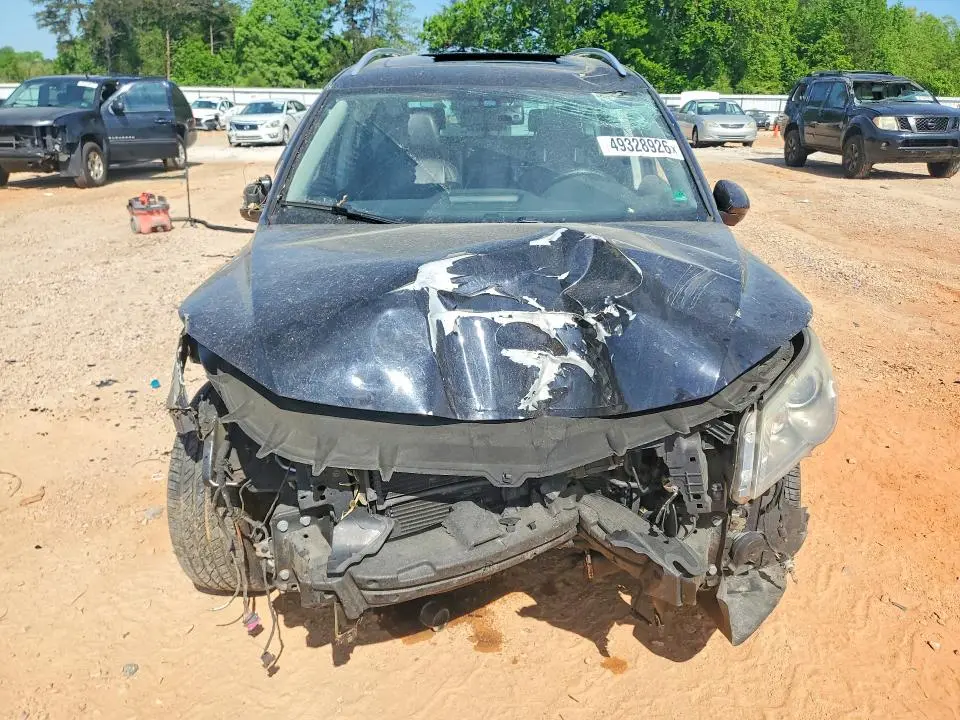 2011 VOLKSWAGEN TIGUAN S  