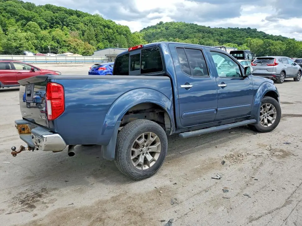 2016 NISSAN FRONTIER SL  