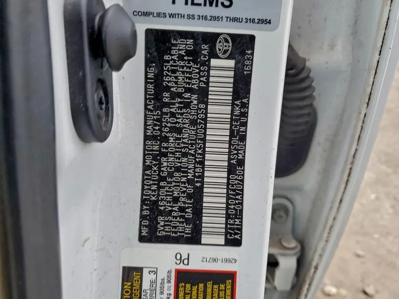 2015 TOYOTA CAMRY LE  