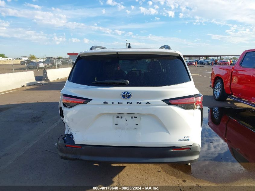 2021 TOYOTA SIENNA LE