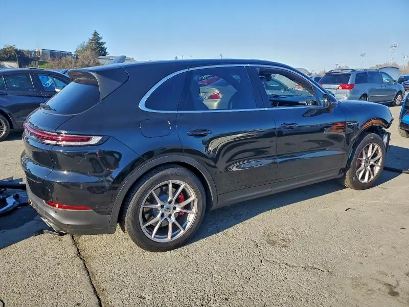 2025 PORSCHE CAYENNE SE HYBRID  