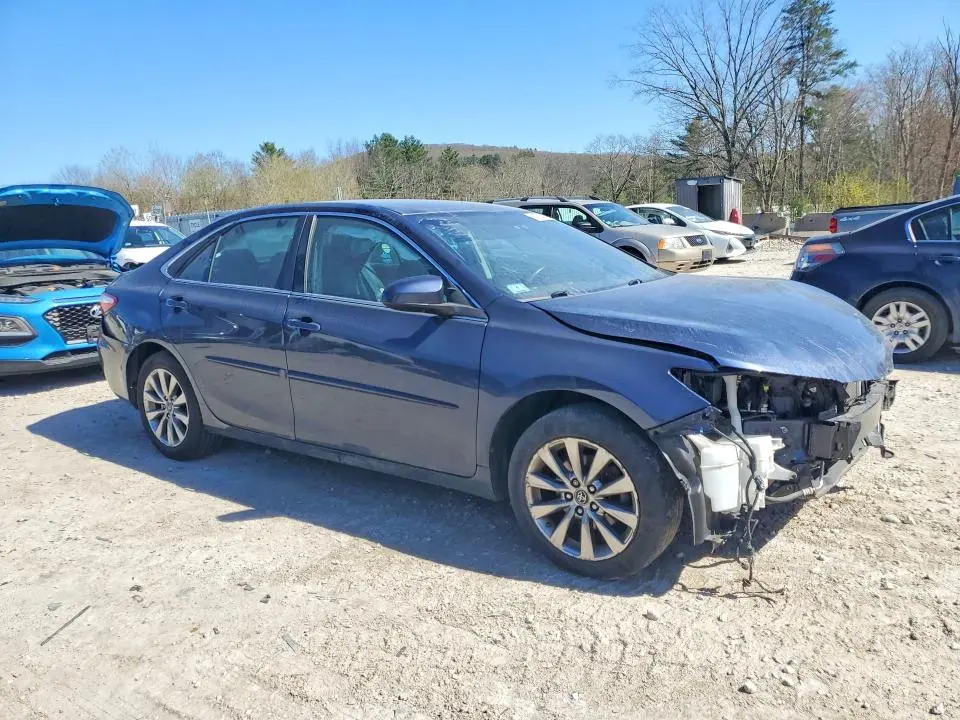 2017 TOYOTA CAMRY XLE  
