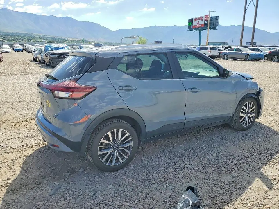 2023 NISSAN KICKS SV  