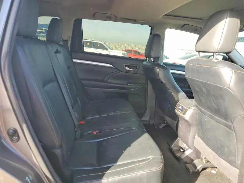 2015 TOYOTA HIGHLANDER XLE  