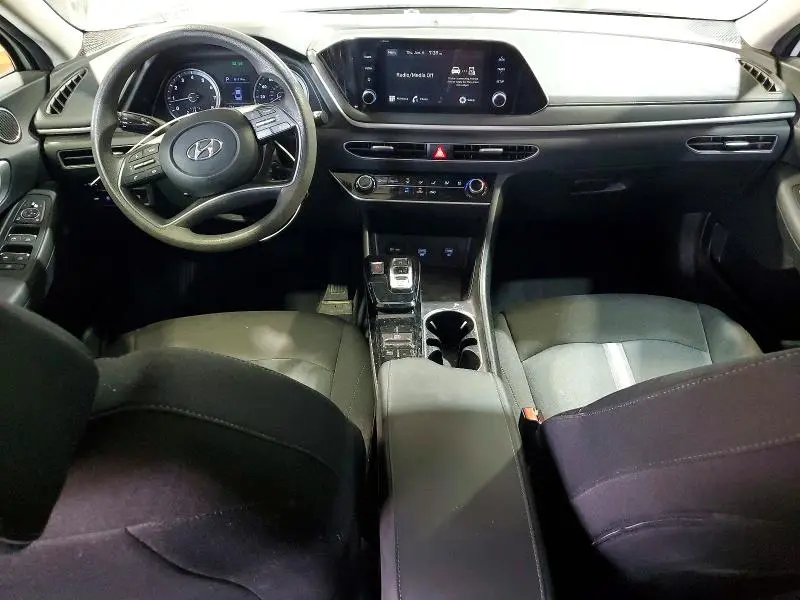 2022 HYUNDAI SONATA SE  