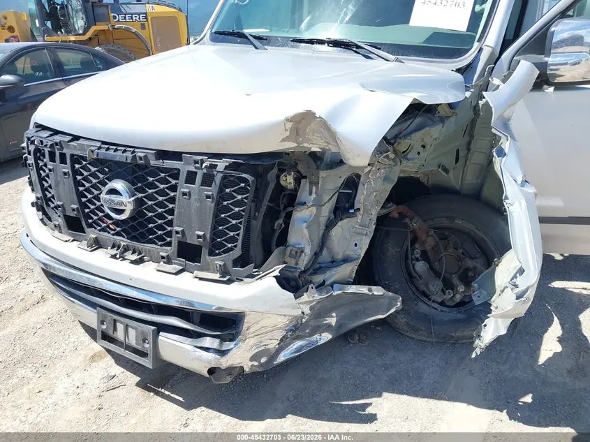 2018 NISSAN NV PASSENGER NV3500 HD SV V6