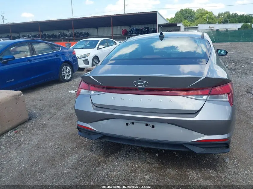 2023 HYUNDAI ELANTRA SE