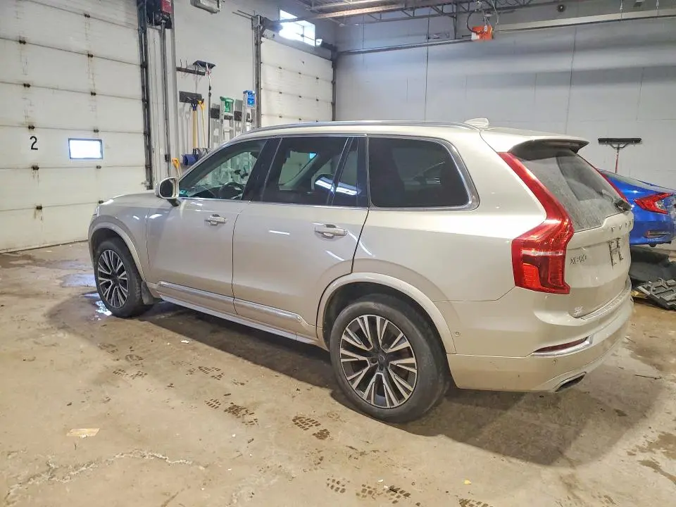 2016 VOLVO XC90 T6  