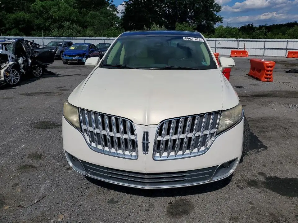 2013 LINCOLN MKT   