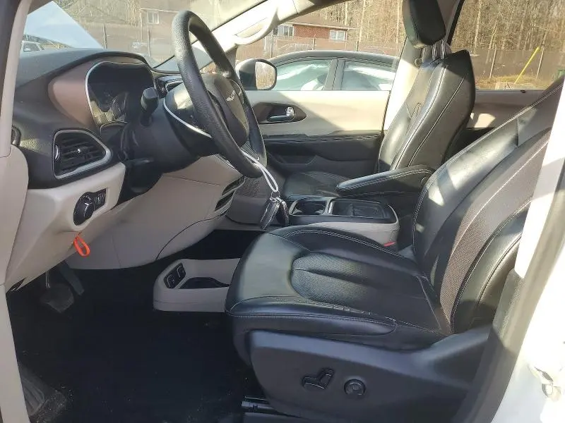 2020 CHRYSLER VOYAGER LXI  