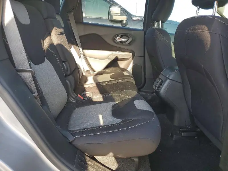 2015 JEEP CHEROKEE SPORT  