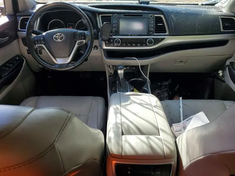 2017 TOYOTA HIGHLANDER XLE  
