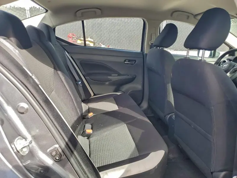 2022 NISSAN VERSA SV  