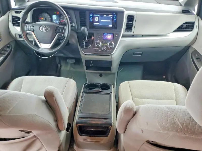 2015 TOYOTA SIENNA LE  
