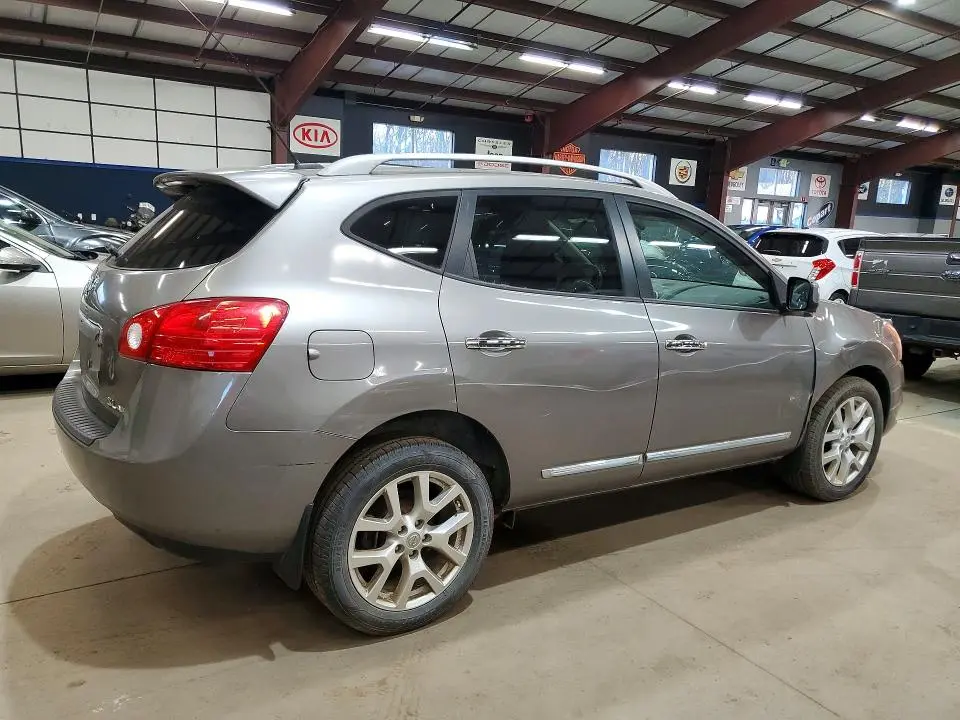 2013 NISSAN ROGUE S  