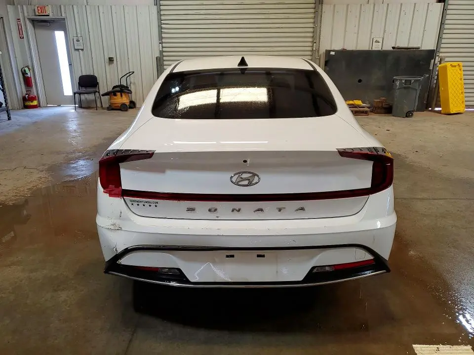2023 HYUNDAI SONATA SE  