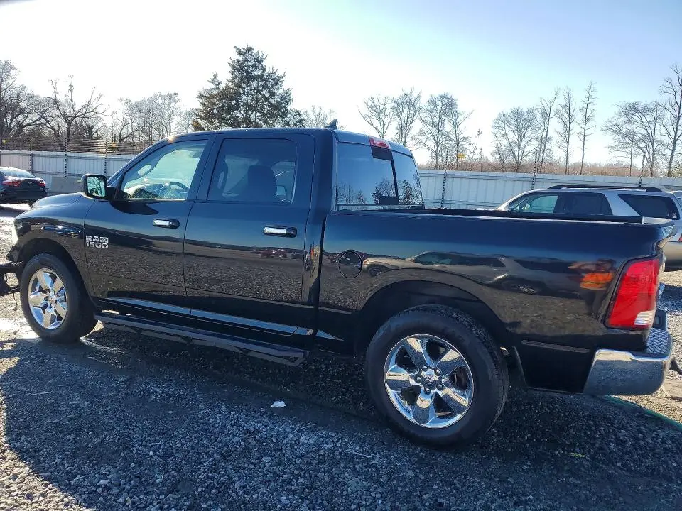 2016 RAM 1500 SLT  