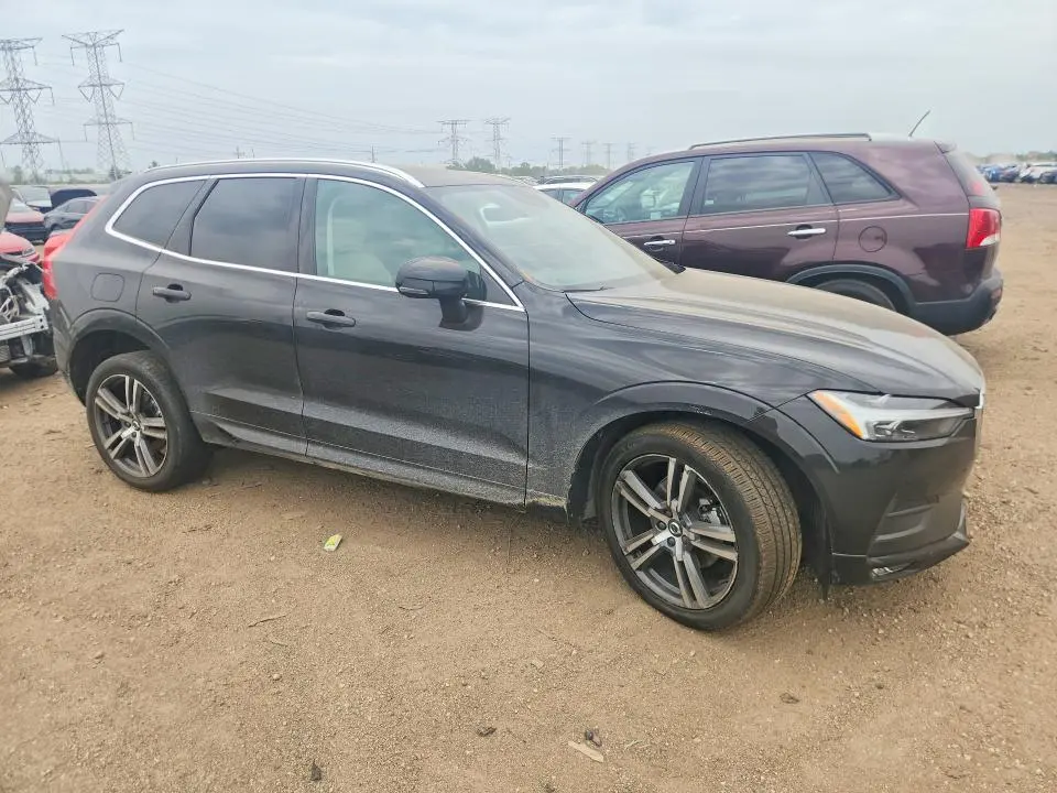 2021 VOLVO XC60 T5 MOMENTUM  