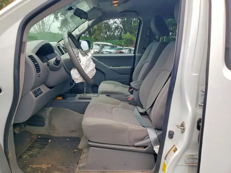 2018 NISSAN FRONTIER SV  