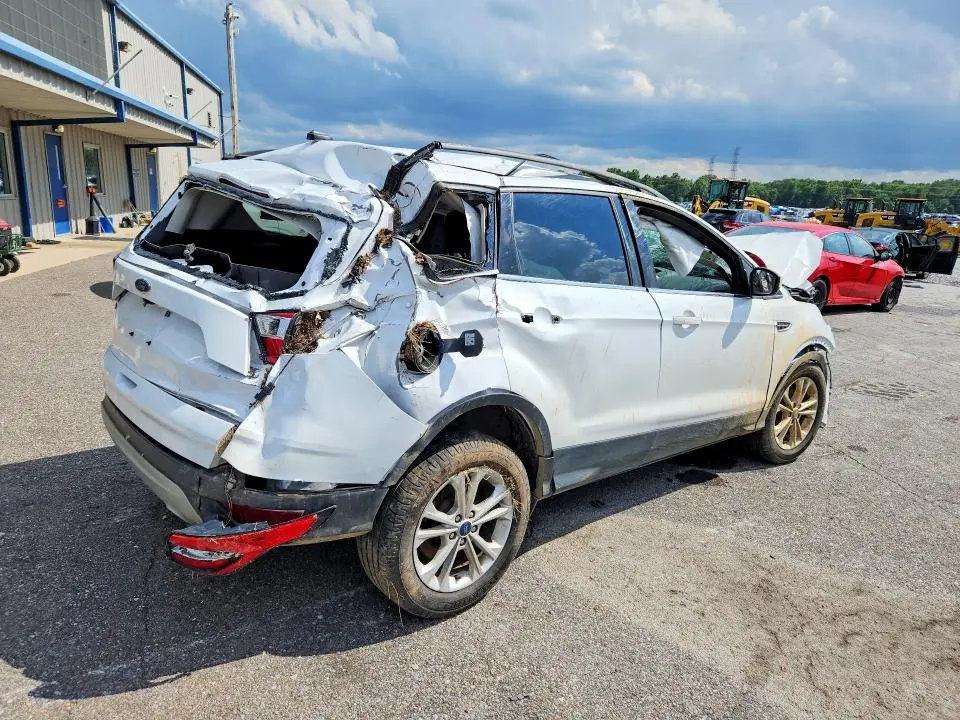 2018 FORD ESCAPE SE  