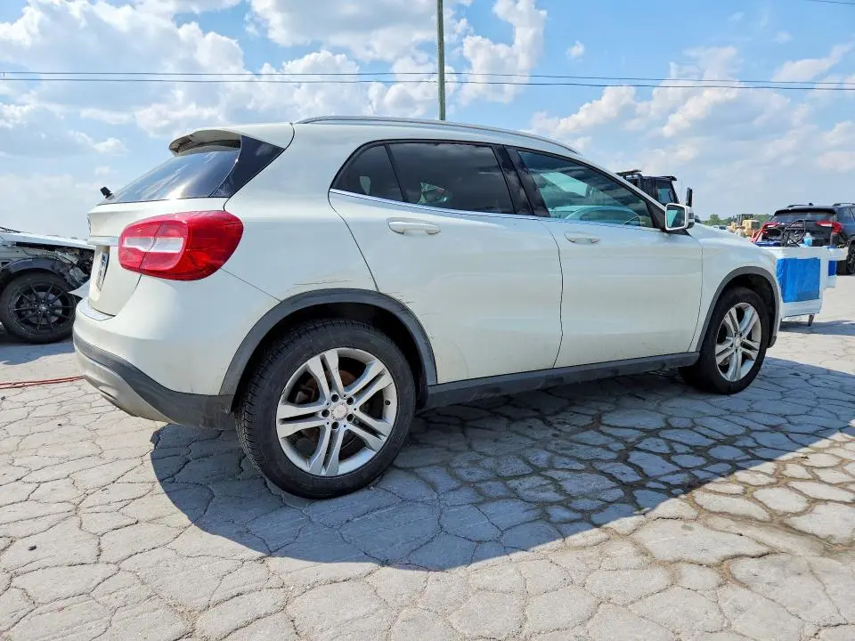 2017 MERCEDES-BENZ GLA 250  