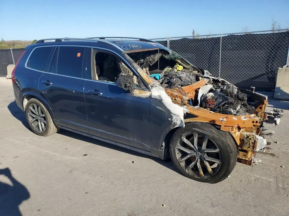 2019 VOLVO XC90 T5 MOMENTUM  