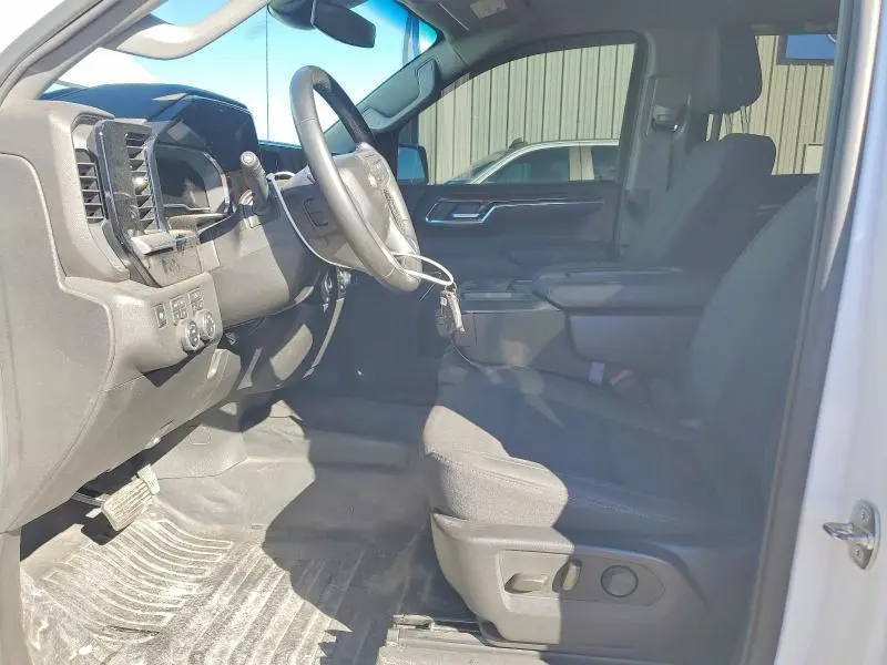 2024 CHEVROLET SILVERADO K1500 LT  