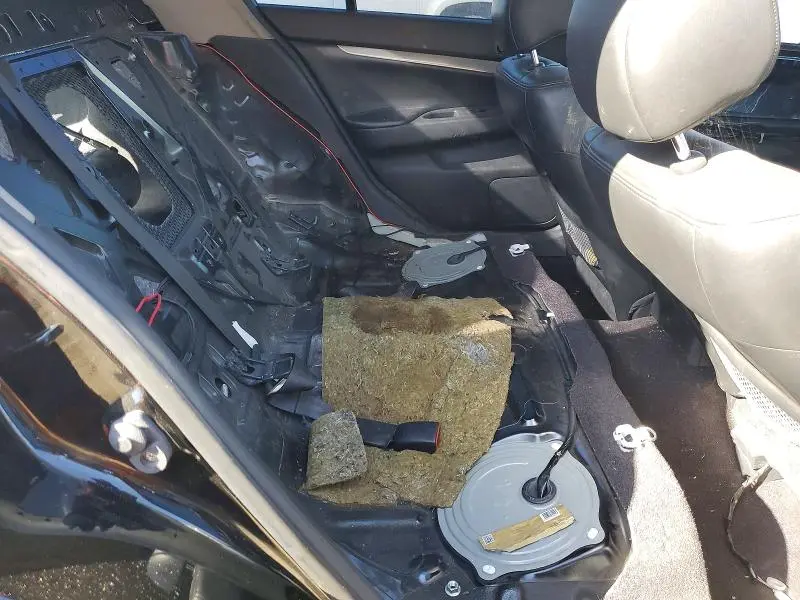 2011 INFINITI G37 BASE  