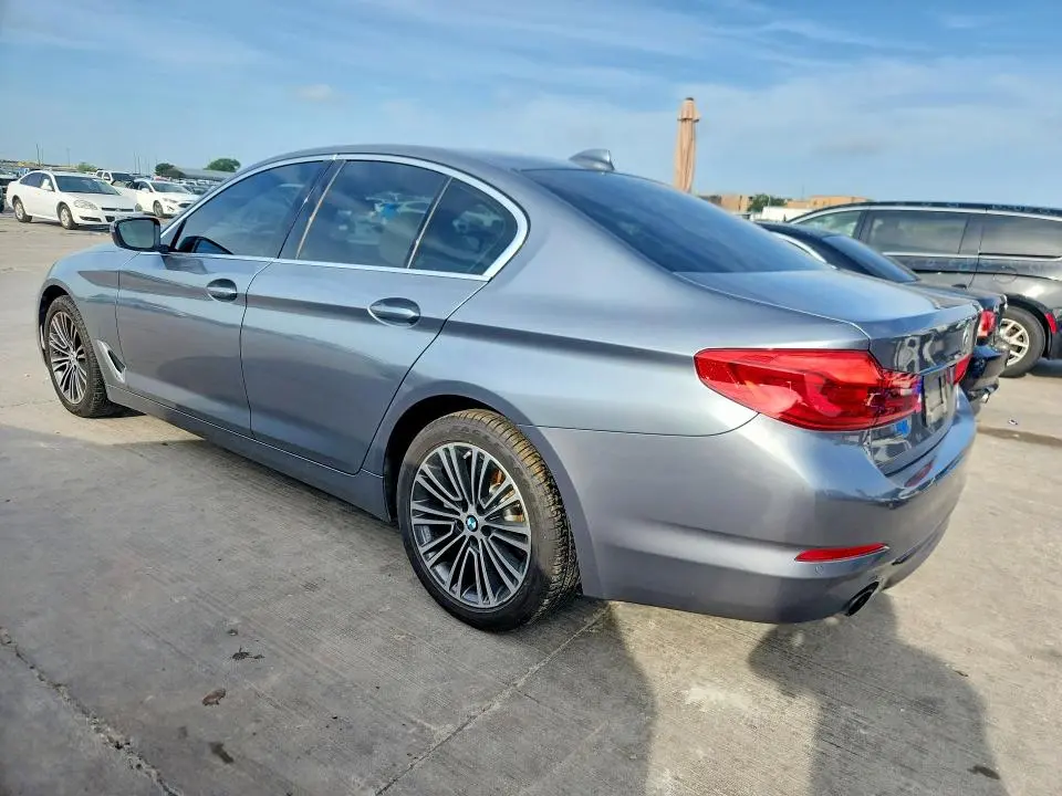 2019 BMW 530   