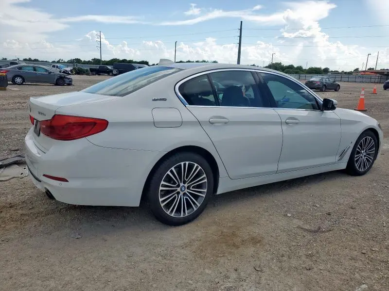 2019 BMW 530E   