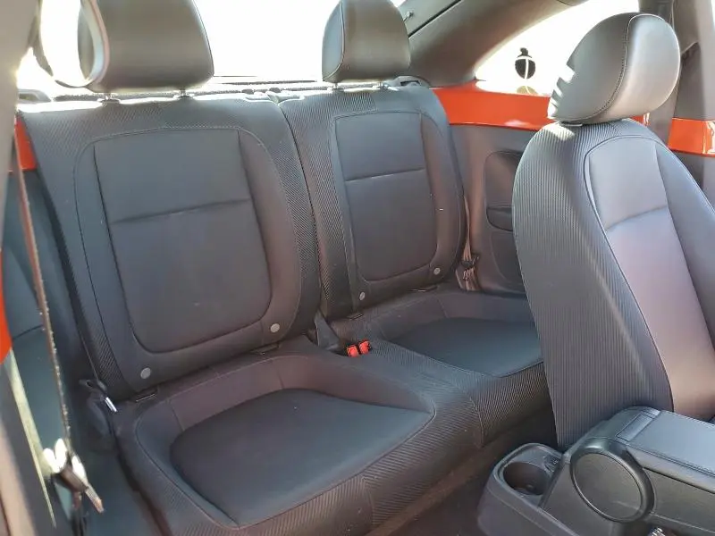 2016 VOLKSWAGEN BEETLE SE  