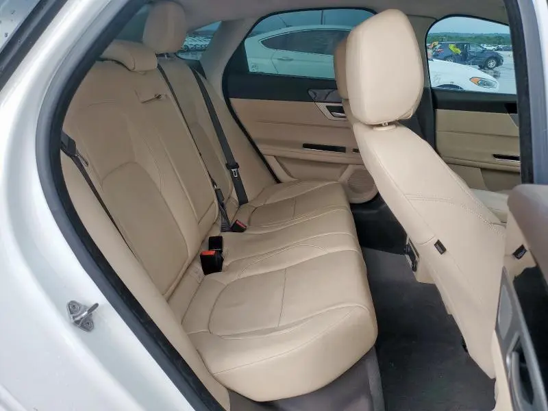 2016 JAGUAR XF PREMIUM  